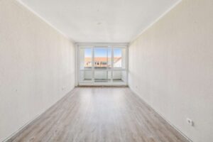 Schlafzimmer mit Balkon