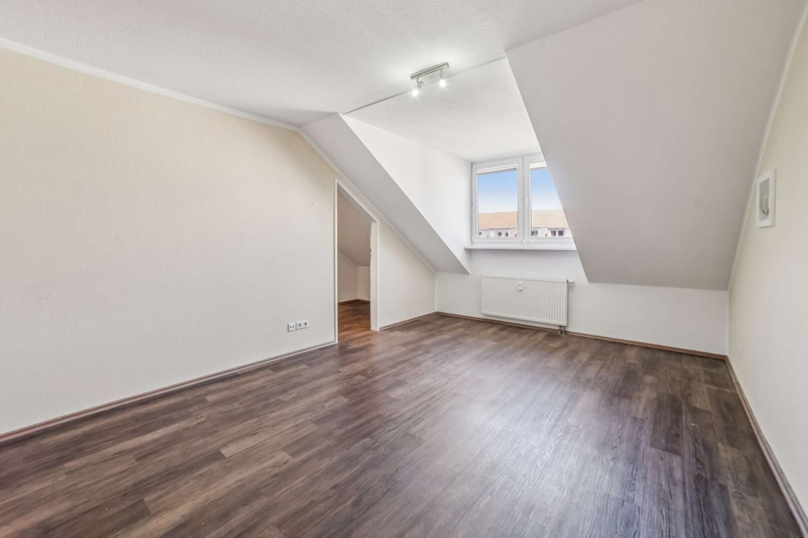 Schlafzimmer mit Abstellkammer